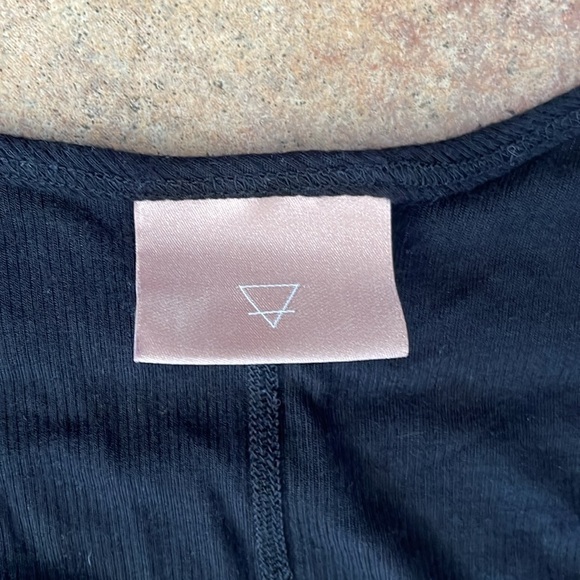 Stillwater snap front cut off scoop neck tee - Picture 2 of 5